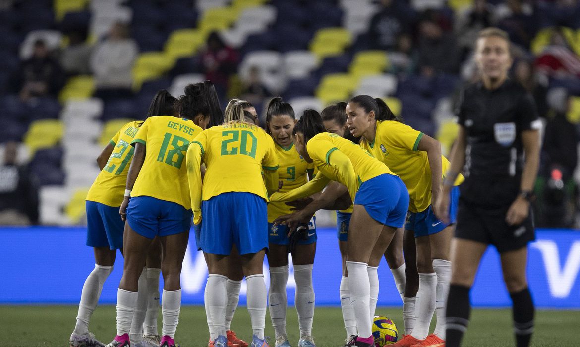 Meia Ana Carolina é convocada para a Seleção Brasileira Sub-17