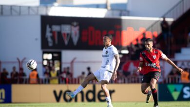 Com dois gols no fim, Atlético-GO vence Volta Redonda e sobe na tabela da Série B