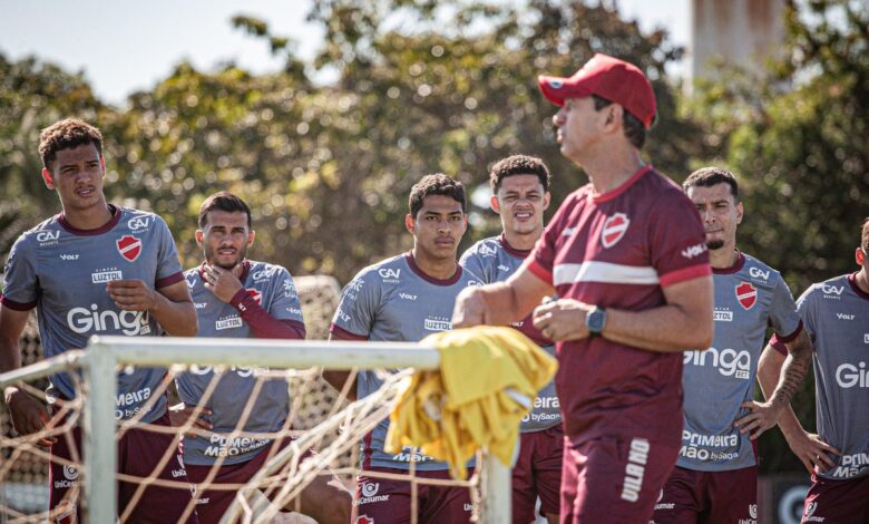 Vila Nova embarca para o RJ com desfalque na zaga e retorno de lesionados