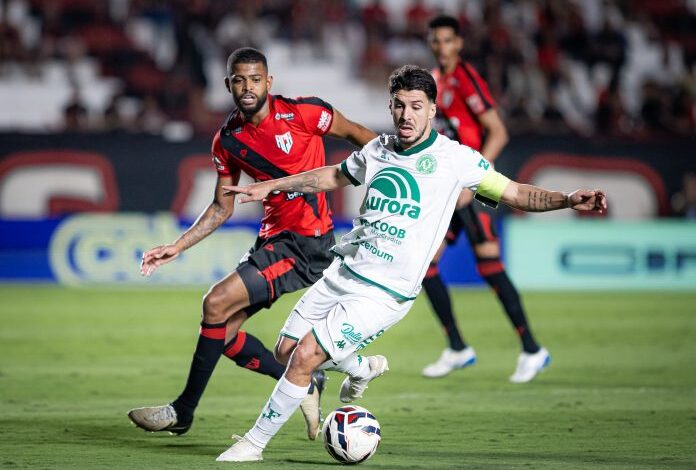 Apático, Atlético-GO empata com a Chapecoense e chega a quatro jogos sem vencer