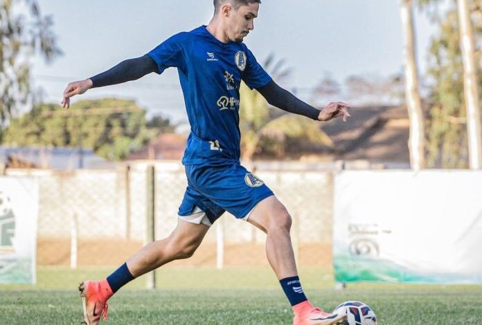 Volante da Aparecidense assina pré-contrato para defender o Vila Nova em 2026