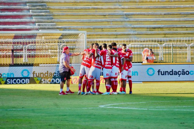 Vila Nova x Coritiba: onde assistir ao vivo, horário e escalações