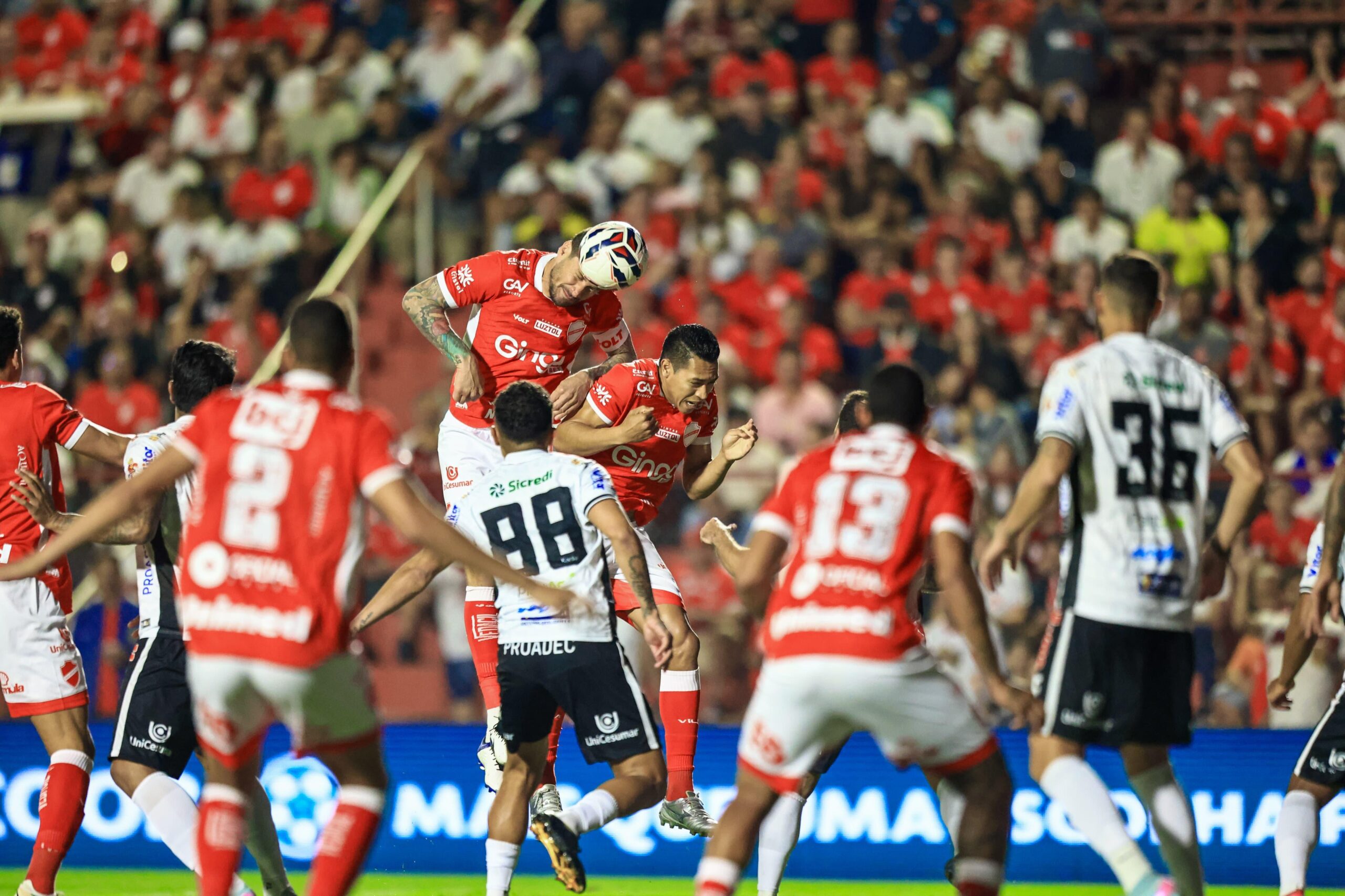 Halls pega pênalti e Vila Nova fica no empate sem gols com o Operário-PR