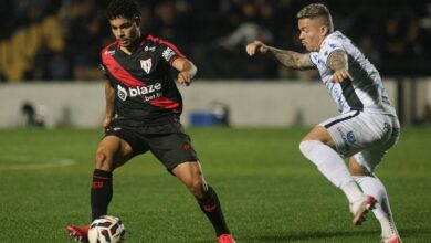 Com direito a VAR, pênaltis e expulsões, Atlético-GO é goleado pelo Operário-PR
