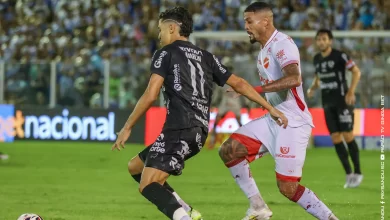 João Vieira marca contra o ex-clube e garante vitória do Vila Nova na estreia de Turra