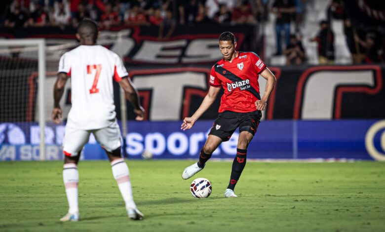 Atlético-GO pressiona no ataque, vence o Botafogo-SP e se afasta do Z-4 da Série B