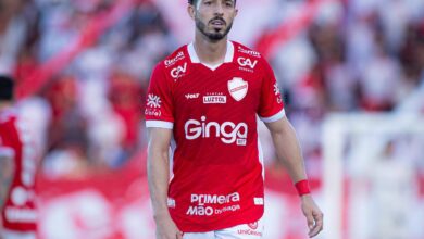 Devido a impasse financeiro com o Vitória, Jean Mota pode deixar o Vila Nova