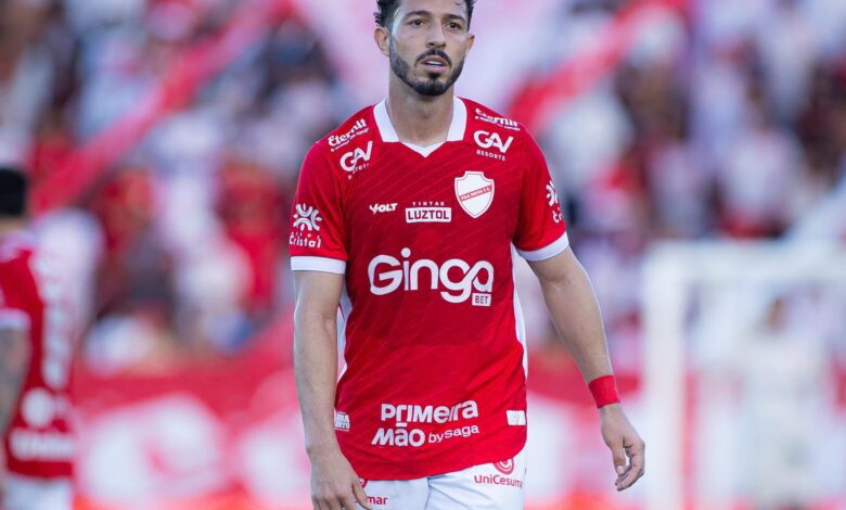 Devido a impasse financeiro com o Vitória, Jean Mota pode deixar o Vila Nova