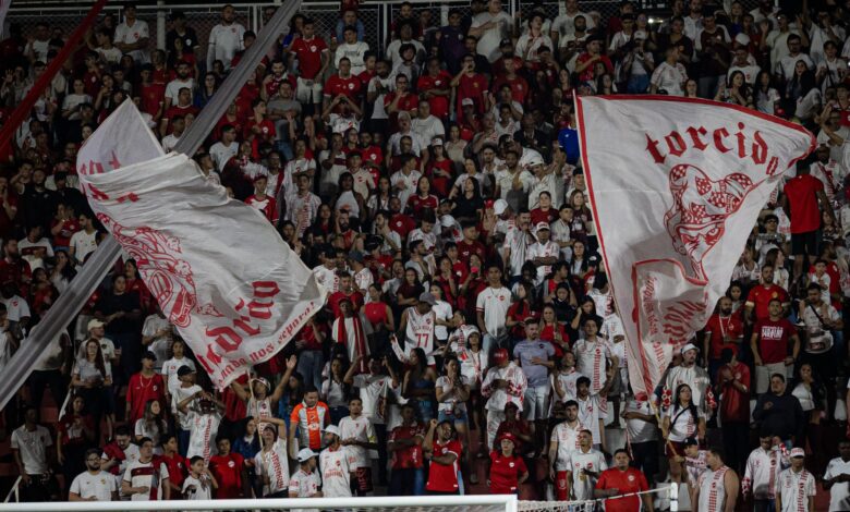 Torcida do Vila esgota ingressos para o clássico contra o Goiás