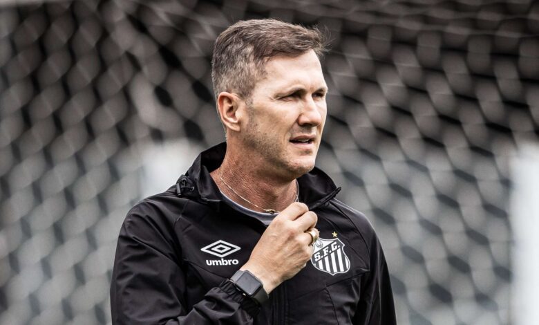 Vila Nova anuncia Paulo Turra como novo treinador para o restante da Série B