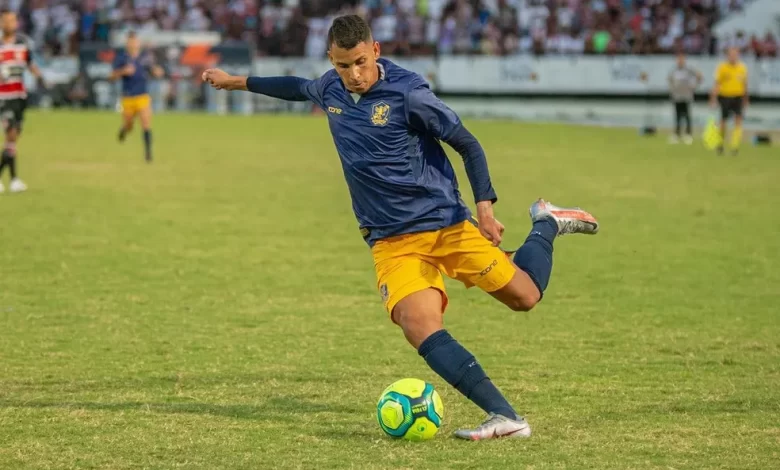 Atlético-GO tem negociações avançadas para contratar meia do futebol pernambucano