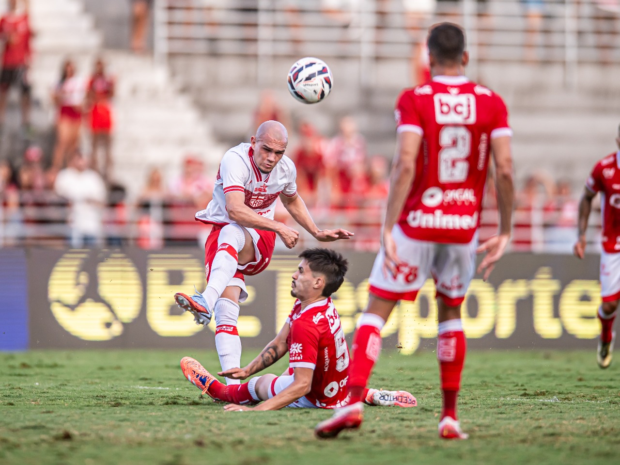 Vila Nova perde para o CRB e chega ao quinto jogo sem vitória na Série ...